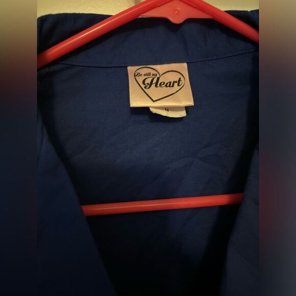 Be still my heart blue sleeveless top size medium - Picture 3 of 7